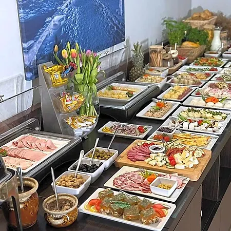 Karpacki & - Blisko Wyciagu, Restauracja, Sala Zabaw, Bar 24h (adults Only) B&B 4*